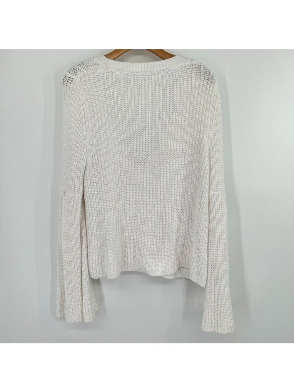 Free People White Cropped Sweater DAMSEL V Neck Knit flared sleeves size small - Picture 8 of 12
